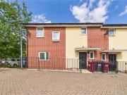3 bedroom end of terrace house for rent in Iona Avenue,...