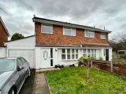 3 bedroom end of terrace house for rent in Kelting Grove...