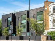 3 Bedroom End Of Terrace House For Rent In London