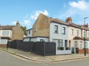 3 Bedroom End Of Terrace House For Rent In London