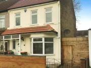 3 bedroom end of terrace house for rent in Melford Road,...