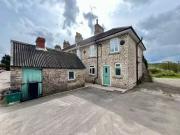3 bedroom end of terrace house for rent in Old Mills,...