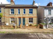 3 bedroom end of terrace house for rent in Pageant Road,...