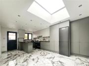 3 bedroom end of terrace house for rent in Pioneer Way,...