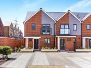 3 bedroom end of terrace house for rent in Springhead...