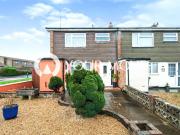 3 bedroom end of terrace house for rent in Vernon Close,...