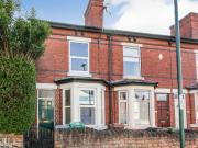 3 bedroom end of terrace house for rent in Victoria...