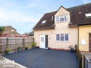 3 bedroom end of terrace house for sale