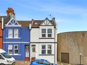 3 bedroom end of terrace house for sale in Blaker...