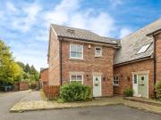 3 bedroom end of terrace house for sale in Broad Oak...
