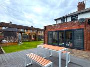 3 bedroom end of terrace house for sale in Broadbent...