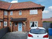 3 bedroom end of terrace house for sale in Broadway...