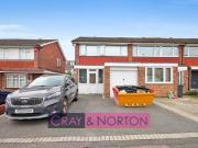 3 bedroom end of terrace house for sale in Cleaverholme...