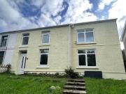 3 Bedroom End Of Terrace House For Sale In Garnant,...