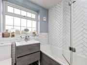 3 bedroom end of terrace house for sale in Gildersome...