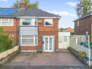 3 bedroom end of terrace house for sale in Hodgkinson...