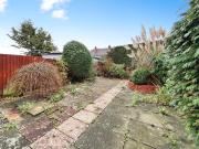 3 bedroom end of terrace house for sale in Honesysuckle...