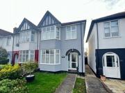 3 Bedroom End Of Terrace House For Sale In Leigh on sea,...