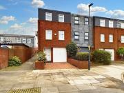 3 Bedroom End Of Terrace House For Sale In London