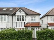 3 Bedroom End Of Terrace House For Sale In London