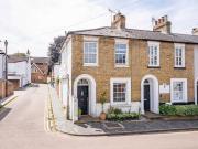 3 bedroom end of terrace house for sale in Lower Dagnall...