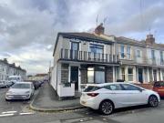3 bedroom end of terrace house for sale in Lyndale Road...