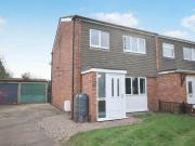 3 bedroom end of terrace house for sale in Middle...