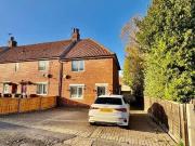 3 bedroom end of terrace house for sale in Shelley...