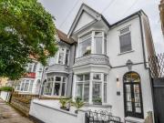 3 Bedroom End Of Terrace House For Sale In Southend on...