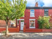 3 bedroom end of terrace house for sale in Thornton...