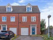 3 bedroom end of terrace house for sale in Tilling Close...