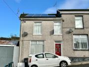 3 Bedroom End Of Terrace House For Sale In Twynyrodyn,...