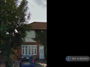 3 bedroom end of terrace house to rent
