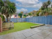 3 bedroom end of terrace house to rent