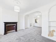 3 bedroom end of terrace house to rent