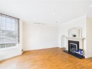 3 bedroom end of terrace house to rent