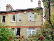 3 bedroom end of terrace house to rent