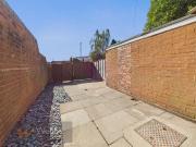 3 bedroom end of terrace house to rent
