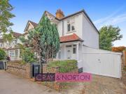 3 bedroom end of terrace house to rent
