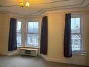 3 bedroom end of terrace house to rent