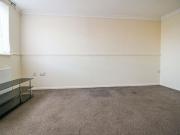 3 bedroom end of terrace house to rent