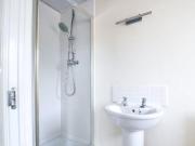 3 bedroom end of terrace house to rent