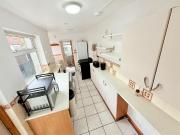 3 bedroom end of terrace house to rent