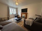 3 bedroom end of terrace house to rent