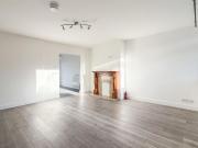 3 bedroom end of terrace house to rent