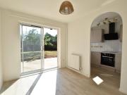 3 bedroom end of terrace house to rent