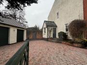 3 bedroom end of terrace house to rent