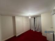 3 bedroom end of terrace house to rent