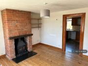 3 bedroom end of terrace house to rent