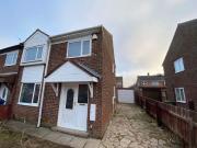 3 bedroom end of terrace house to rent